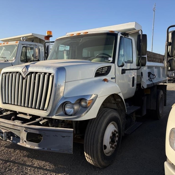 2008 INTERNATIONAL WORKSTAR 7300