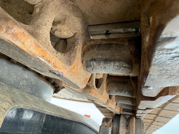 case-cx145dsr-image-12