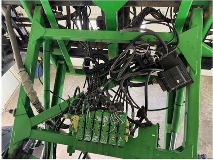 2004-john-deere-4710-image-74