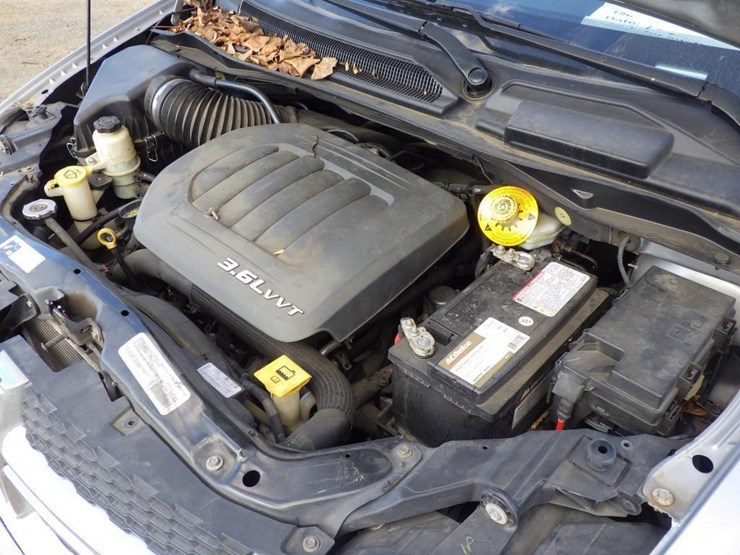 2015-dodge-grand-caravan-image-10