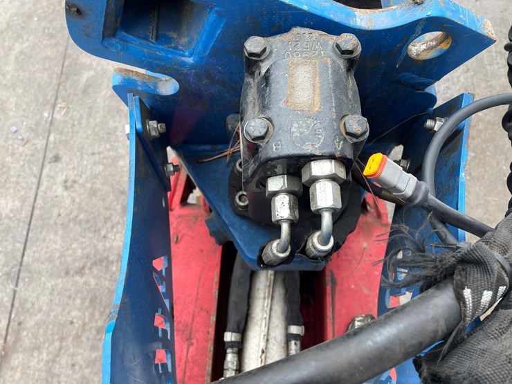 #164-•-cmp-hg-82-mini-excavator-rotating-clam-image-10