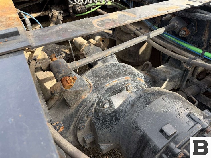 2017-freightliner-cascadia-125-image-33