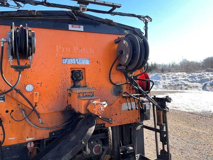 #1465-•-2013-freightliner-asphalt-truck-(has-mn-title)-image-31