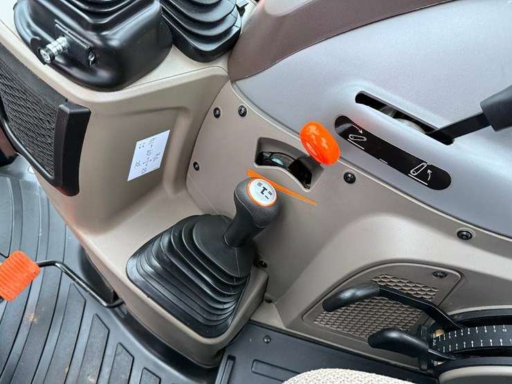 case-ih-farmall-75c-image-55