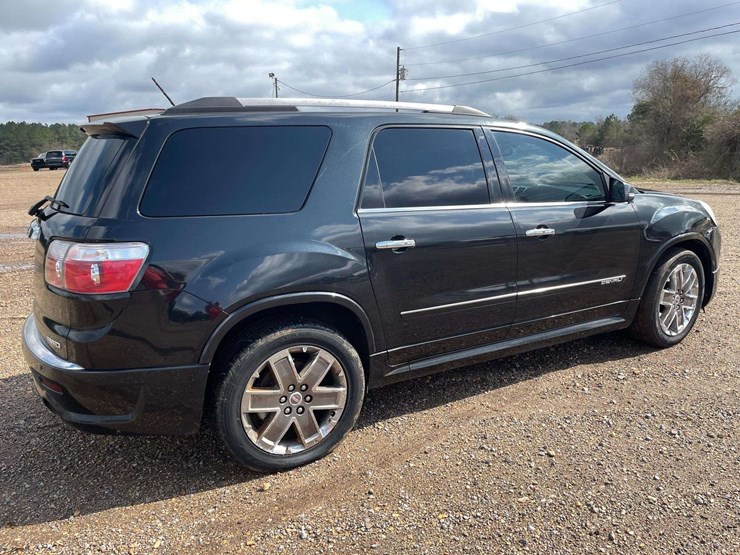 2012-gmc-acadia-denali-image-3