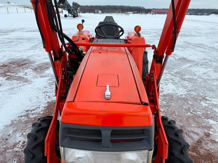 kubota-la480-image-26