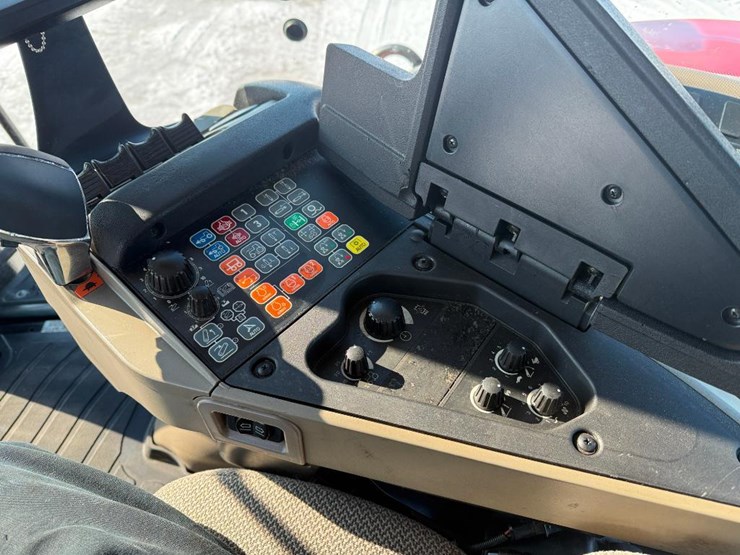 case-ih-magnum-250-image-54