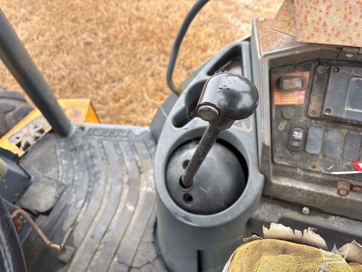 2004-deere-310sg-image-29