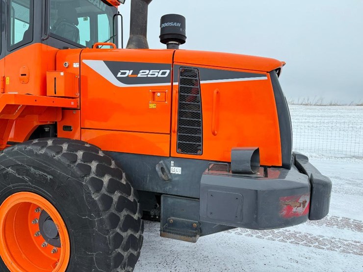 2018-doosan-dl250-5-image-21