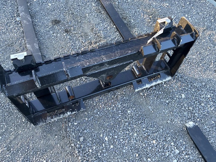 #115447-•-60"-skidsteer-mt-pallet-forks-image-6