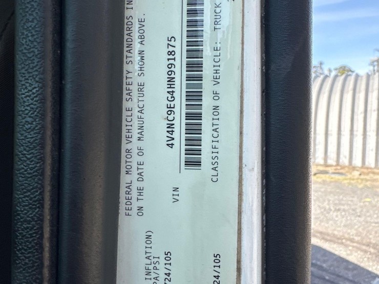 2017-volvo-vnl64-t/a-truck-tractor-image-13