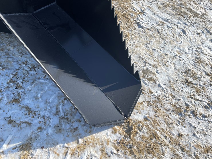 #2507-•-new-kc-40"-skid-steer-spade-bucket-image-9