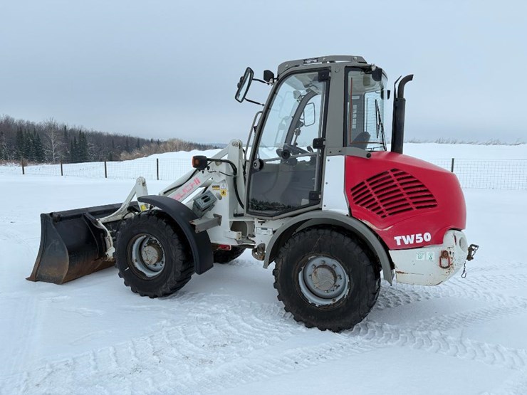 2013-takeuchi-tw50-image-6