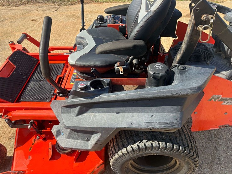 badboy-"rebel"-62"-zero-turn-mower-(968.8-hours)-image-8