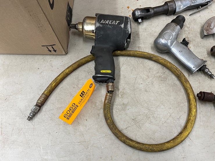 caterpillar-12-image-4