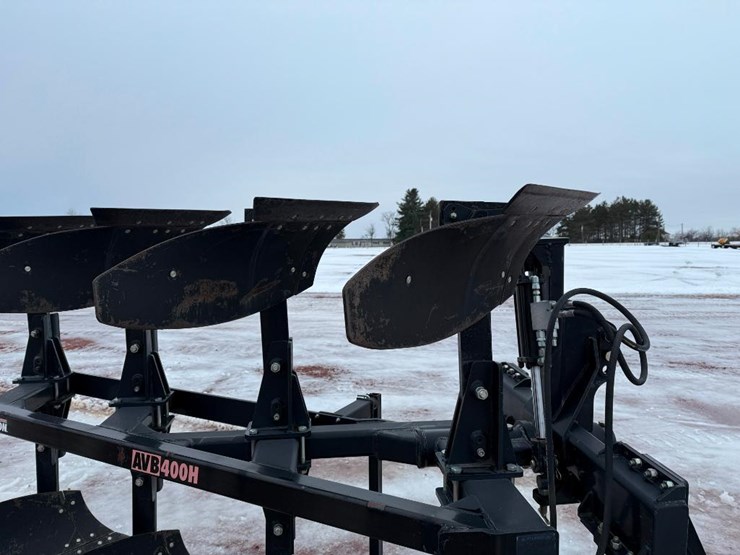 #75-•-lot-75-image-10