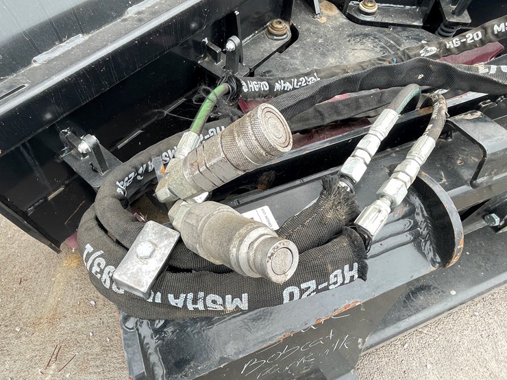 #4908-•-virnig-skid-steer-mount-70"-v-plow-image-11