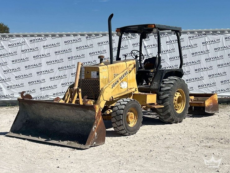 1992-deere-210c-image-1