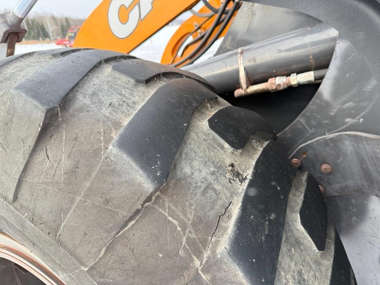 2019-case-621g-xt-image-10