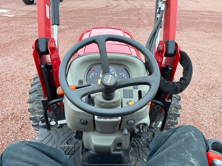 case-ih-farmall-55c-image-41