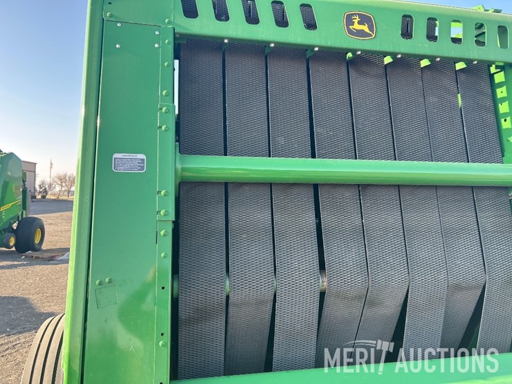 john-deere-561m-image-23