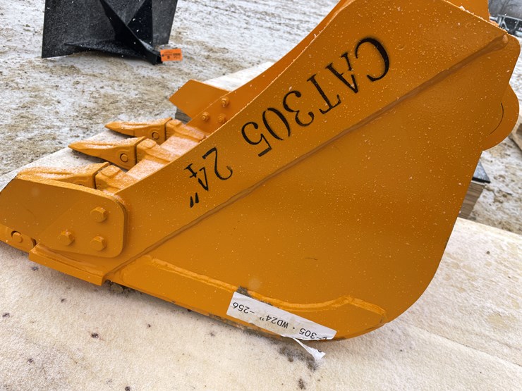 caterpillar-305-image-10