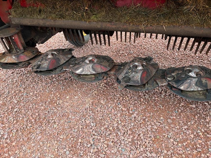 new-holland-210-image-16