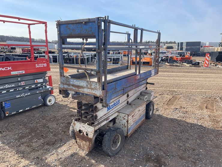 #1017-•-marklift-scissor-lift-image-3