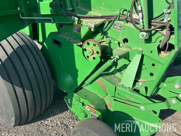 john-deere-561m-image-35