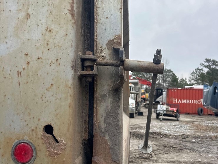 2020-mack-gr64f9-quad/a-dump-truck-image-12