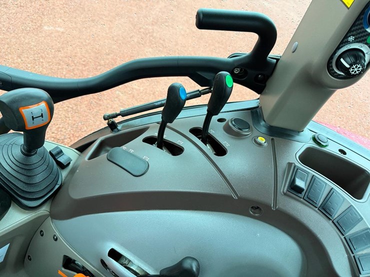 case-ih-farmall-75c-image-58