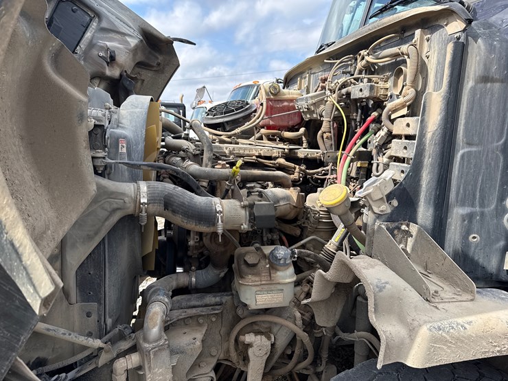 2018-western-star-4700sb-image-9