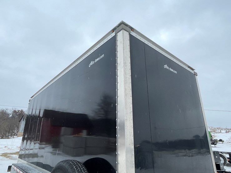 #135-•-2022-rock-line-products-air-tow-ground-loading-enclosed-trailer-(has-wi-title)-image-46