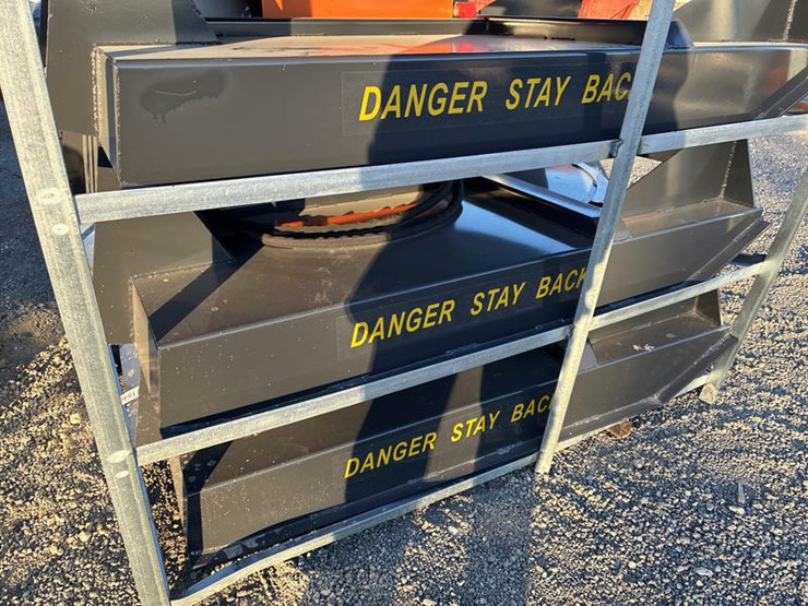 #115403-•-skidsteer-mt-72"-brush-cutter-image-1