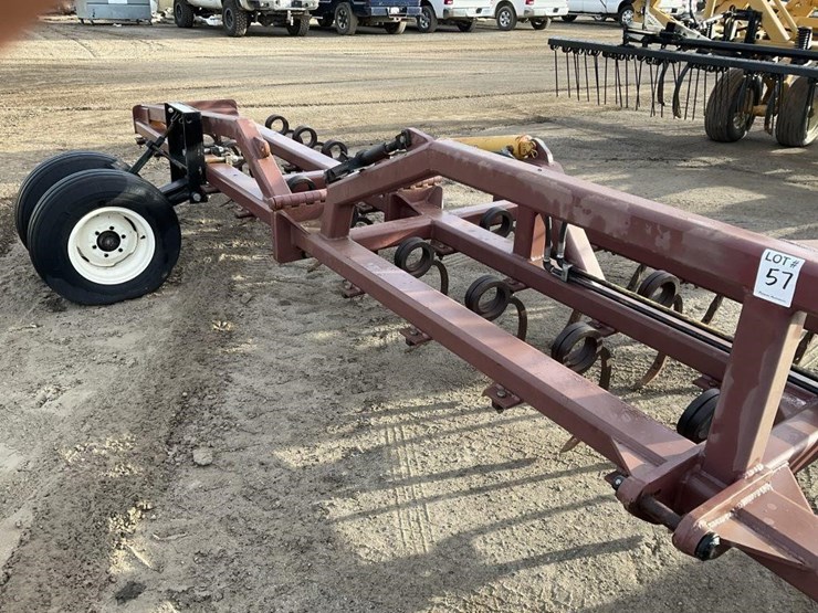 custom-33'-3-pt-fold-up-field-cultivator-image-6