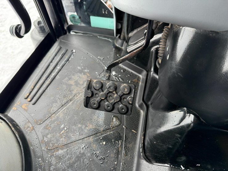 new-holland-boomer-37-image-59