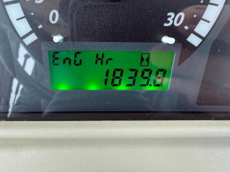 john-deere-3033r-image-61