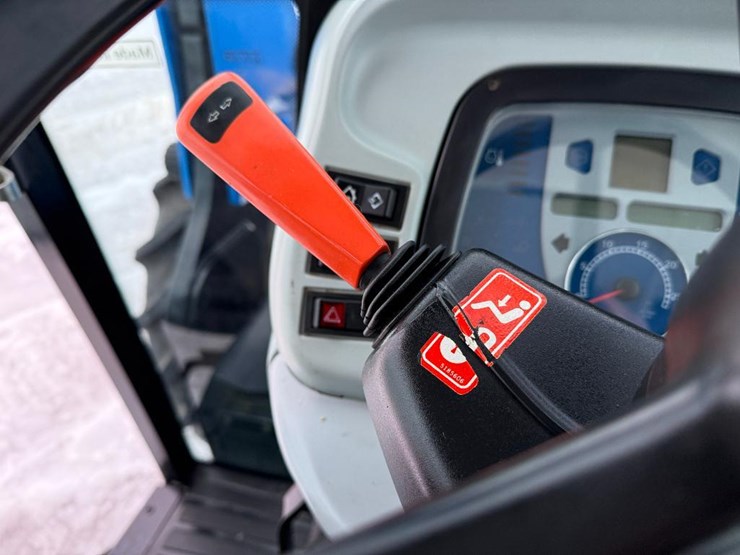 new-holland-t4030-image-53