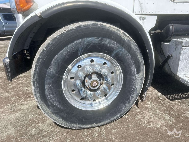 2005-peterbilt-357-image-29