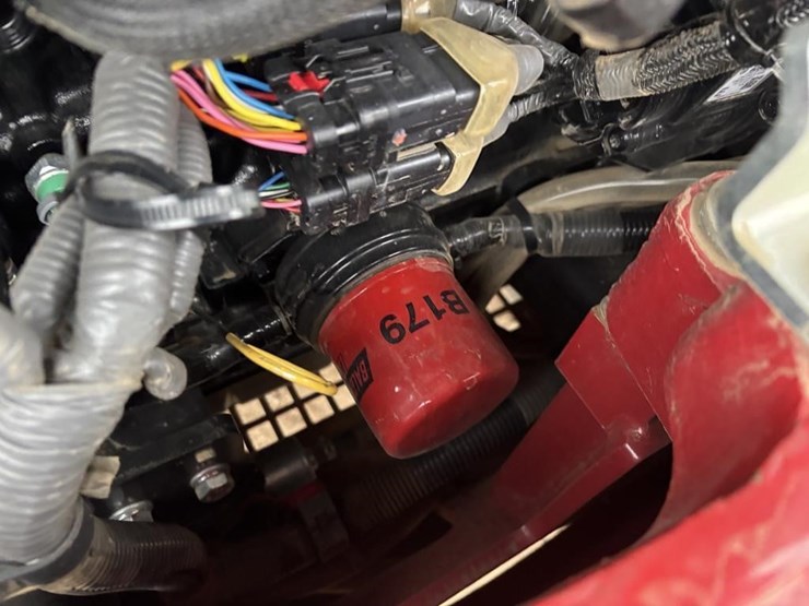 2021-takeuchi-tb240-image-50