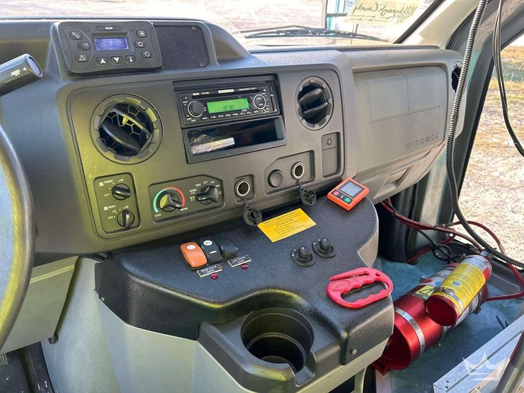 2018-ford-e450-image-18