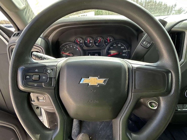 2023-chevrolet-silverado-1500-image-12