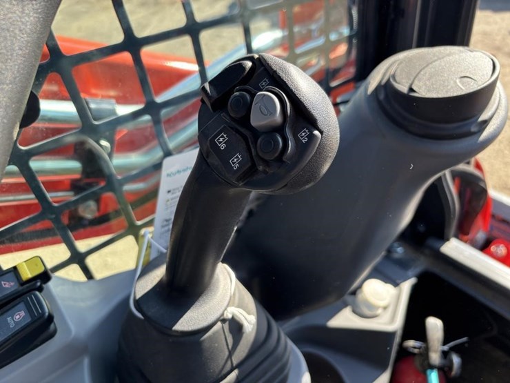 2024-kubota-svl75-3-image-22
