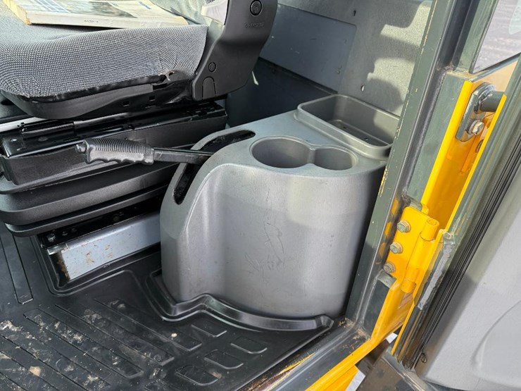 2011-komatsu-wa250pz-6-image-52