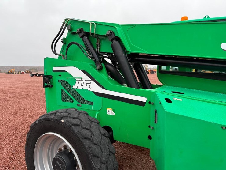 2015-sky-trak-6036-image-13