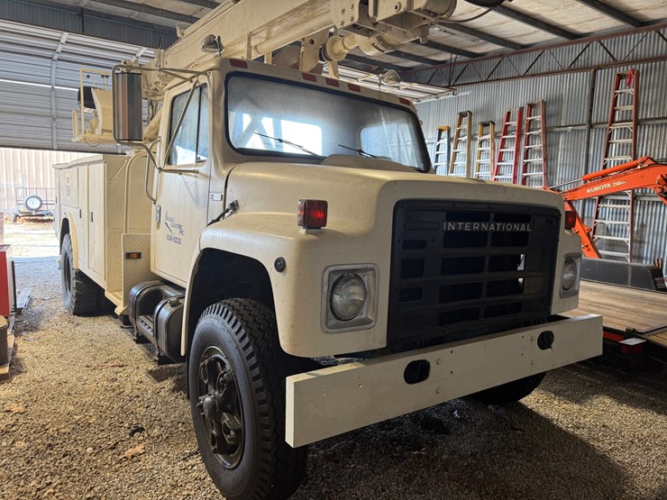 #5-•-1983-international-1724;-1734;-1754-digger-truck-image-7