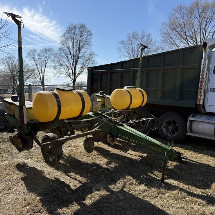 JOHN DEERE 7000
