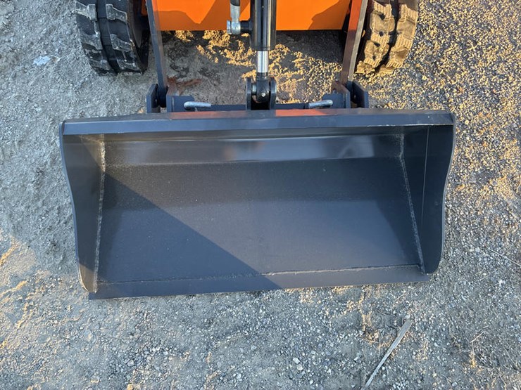 #115380-•-mini-skidsteer-ldr-image-3