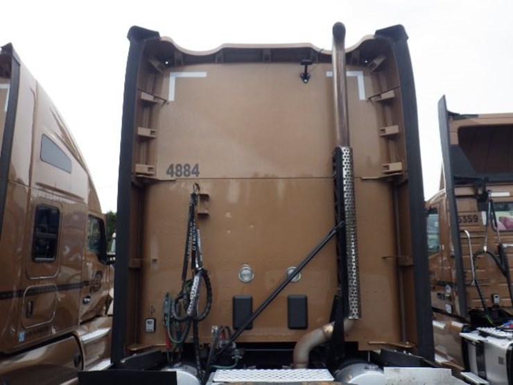 2022-kenworth-t680-image-12