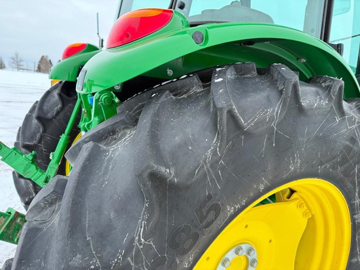 john-deere-6105e-image-10